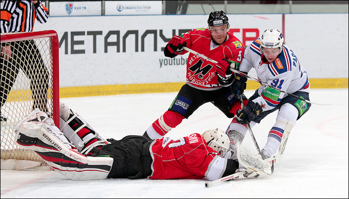 Игровой день КХЛ: Юбилеи тренеров, вратарские «сухари» и захватывающие развязки